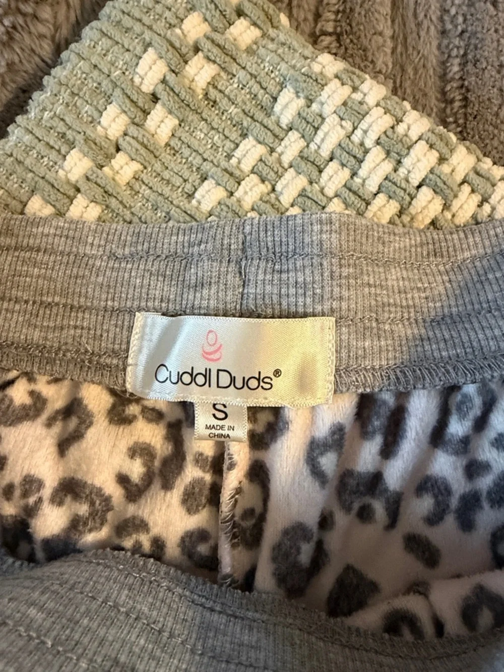 Women’s Cuddl Duds matching pajama SET 🩷